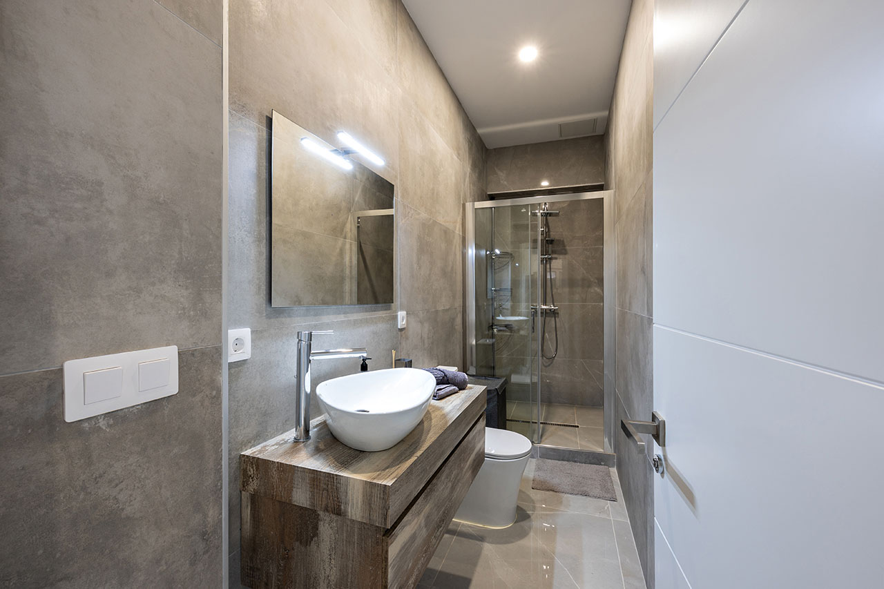 7 Small Bathroom Remodel Ideas to Maximize Space